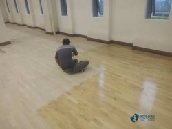 實(shí)木運(yùn)動(dòng)地板如何保潔